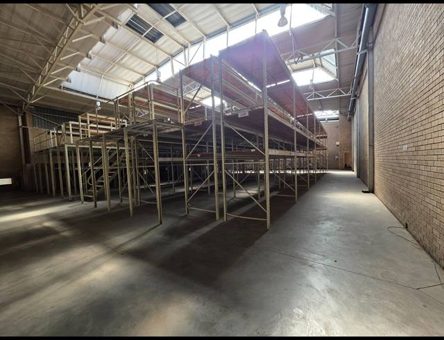 949M² WAREHOUSE TO LET IN CROWN